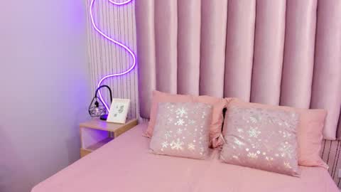 Snapshot of larissaevans chatting on October 2025 02:06:01 PM Valentina online show from October 2025 02:06:01 PM