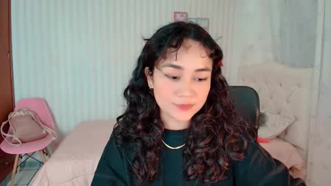 Larissas online show from September 2025 08:52:02 PM
