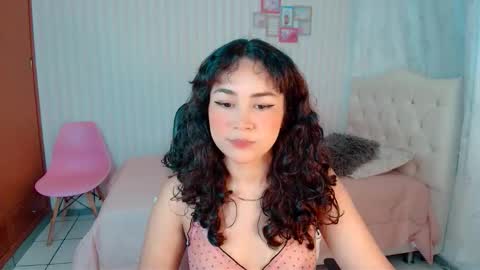Larissas online show from September 2025 06:40:02 PM