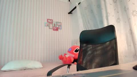 Larissas online show from September 2025 11:28:02 PM