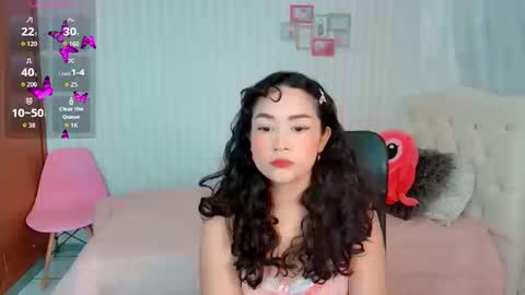 Larissas online show from September 2025 08:24:02 PM