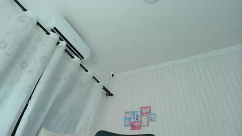 Snapshot of larissalove_doll chatting on October 2025 10:06:02 PM Larissas online show from October 2025 10:06:02 PM