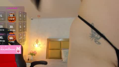 Snapshot of larsonmia chatting on October 2025 12:27:01 PM MIA online show from October 2025 12:27:01 PM