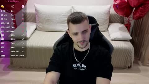 Snapshot of larstar01 chatting on November 2025 09:19:02 PM Lars online show from November 2025 09:19:02 PM