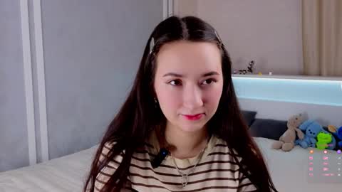 Eva  online show from December 2025 01:33:01 AM