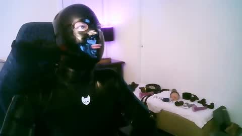 Snapshot of latexminheadroom chatting on March 2025 01:12:01 AM latexminheadroom online show from March 2025 01:12:01 AM