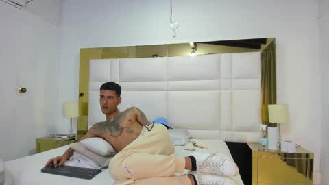 Johana y Santiago online show from September 2025 08:09:02 AM