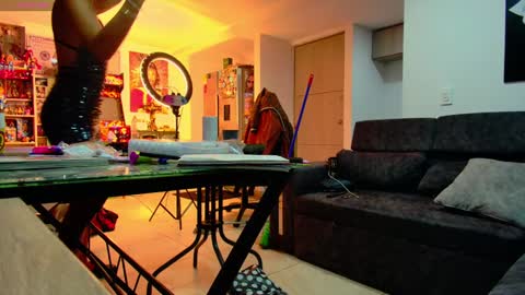 Snapshot of latin_couple77 chatting on January 2025 01:23:01 AM Sara y Andy online show from January 2025 01:23:01 AM