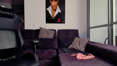 Snapshot of latin_couple77 chatting on February 2025 11:25:02 PM Sara y Andy online show from February 2025 11:25:02 PM