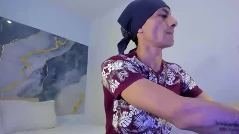 crissex  online show from October 2025 12:20:01 PM