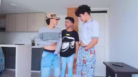 latin_naughty_boys online show from September 2025 04:11:01 PM
