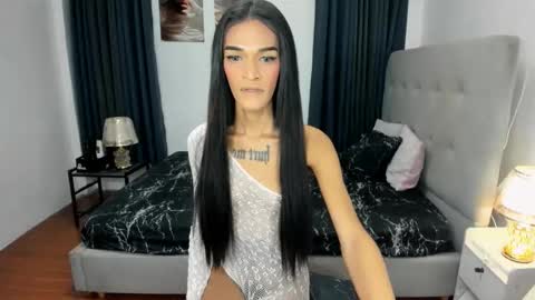 Snapshot of latina_goddes4uxxx chatting on November 2025 08:55:01 AM ask me online show from November 2025 08:55:01 AM