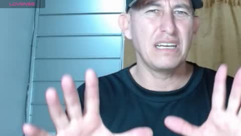 Snapshot of latindaddy_2025 chatting on October 2025 11:38:02 PM latindaddy_2025 online show from October 2025 11:38:02 PM