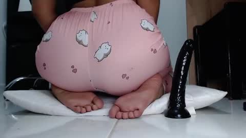 Snapshot of latinfeetqos chatting on January 2025 05:08:02 AM Martina April online show from January 2025 05:08:02 AM