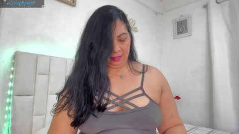 Snapshot of latinlove_sexygirls chatting on October 2025 02:14:02 AM Vanessa online show from October 2025 02:14:02 AM
