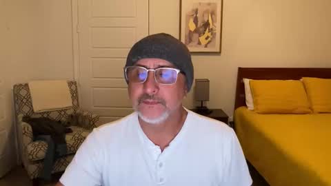 QS - INDEPENDENT MODEL online show from November 2025 04:01:02 AM