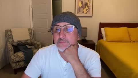 QS - INDEPENDENT MODEL online show from November 2025 04:12:01 AM