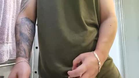 Snapshot of latino8484 chatting on October 2025 06:19:01 AM latino8484 online show from October 2025 06:19:01 AM