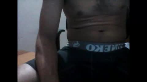 Snapshot of latintropikal chatting on December 2025 07:17:01 AM Latin Flow online show from December 2025 07:17:01 AM