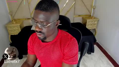 Snapshot of latrellx7 chatting on November 2025 02:56:02 AM LEANDRO online show from November 2025 02:56:02 AM