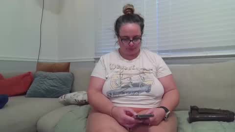LauLauMa online show from December 2024 10:05:02 PM