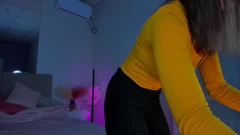 Laura online show from December 2024 06:15:02 AM