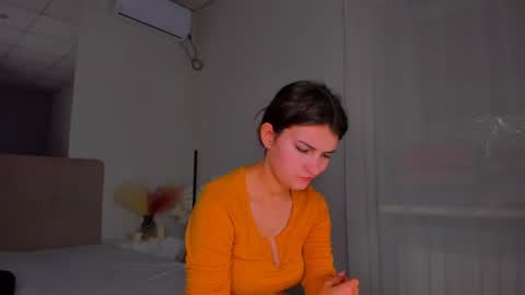 Laura online show from December 2024 12:49:01 PM