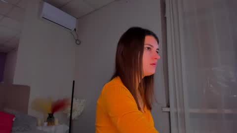 Laura online show from December 2024 06:33:01 AM