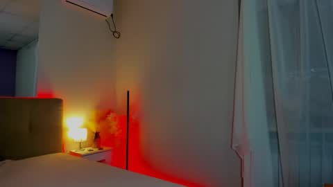 Laura online show from October 2025 05:17:01 AM