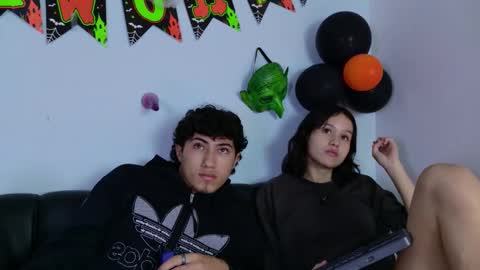 Snapshot of laura_and_kevin chatting on October 2025 04:37:01 PM laura_and_kevin online show from October 2025 04:37:01 PM