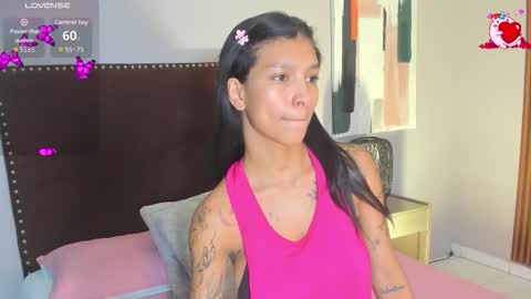 Snapshot of laura_aristizabal_19 chatting on October 2025 12:41:02 PM Laura online show from October 2025 12:41:02 PM