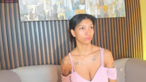 Snapshot of laura_aristizabal_19 chatting on October 2025 12:39:02 PM Laura online show from October 2025 12:39:02 PM