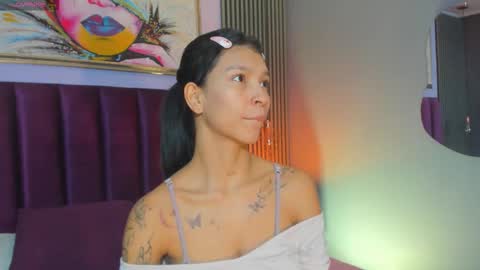 Snapshot of laura_aristizabal_19 chatting on November 2025 12:04:02 PM Laura online show from November 2025 12:04:02 PM