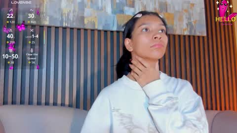 Snapshot of laura_aristizabal_19 chatting on November 2025 12:34:01 PM Laura online show from November 2025 12:34:01 PM