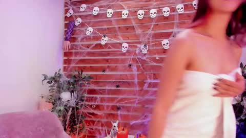 Laura Bonnet  online show from October 2025 03:14:02 PM