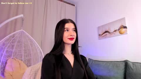 Laura online show from February 2025 08:24:01 PM