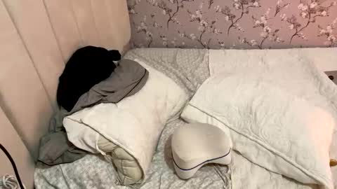 laura online show from January 2025 09:47:02 AM