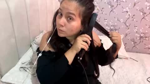 laura online show from January 2025 02:00:02 AM