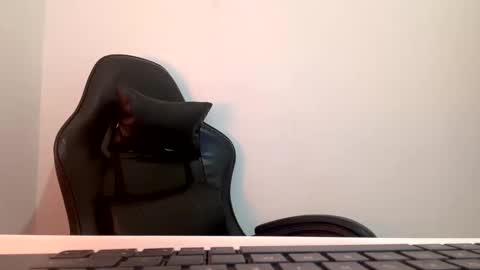 laura online show from September 2025 01:27:02 AM