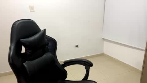 laura online show from October 2025 12:32:01 AM