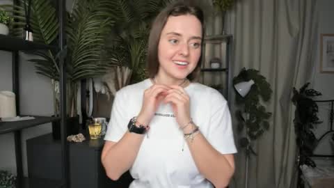 Snapshot of laura_mutti chatting on October 2025 02:50:02 PM Samantha online show from October 2025 02:50:02 PM