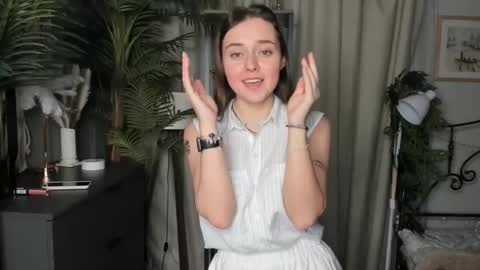 Snapshot of laura_mutti chatting on October 2025 03:46:02 PM Samantha online show from October 2025 03:46:02 PM