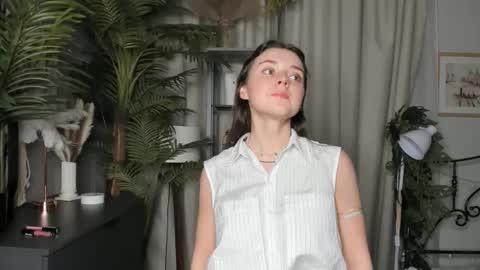 Snapshot of laura_mutti chatting on November 2025 02:08:02 PM Samantha online show from November 2025 02:08:02 PM