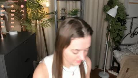 Snapshot of laura_mutti chatting on November 2025 03:01:01 PM Samantha online show from November 2025 03:01:01 PM