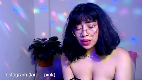 laura_pink01 online show from January 2025 05:52:01 AM