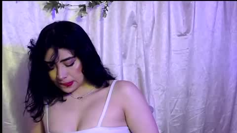 laura_pink01 online show from March 2025 12:00:02 AM