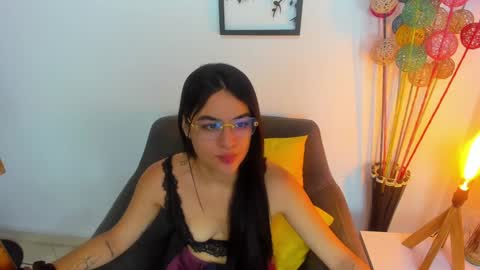 LAURA SOE online show from January 2025 01:28:01 PM