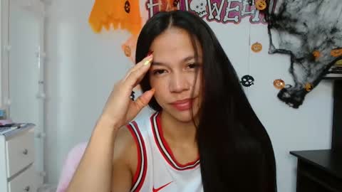 Snapshot of lauracb_ chatting on October 2025 07:14:01 PM lauracb online show from October 2025 07:14:01 PM