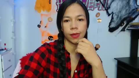 Snapshot of lauracb_ chatting on October 2025 05:41:01 AM lauracb online show from October 2025 05:41:01 AM