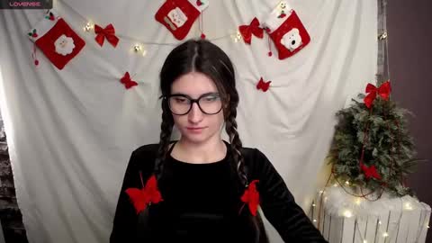 Laura online show from December 2024 03:21:02 PM